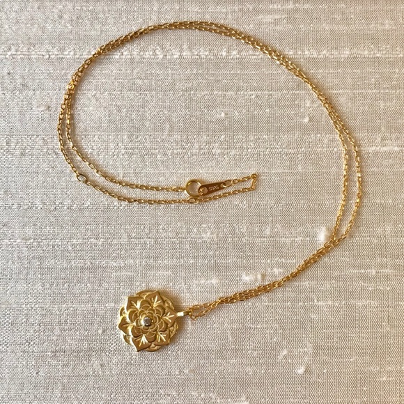 ✨The Golden Lotus Necklace✨ - Picture 3 of 10